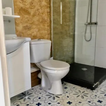 Nyaraló Esparoutis *