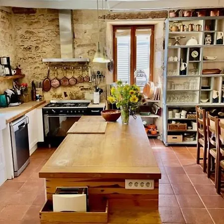 Esparoutis Nyaraló Saint-Cybranet