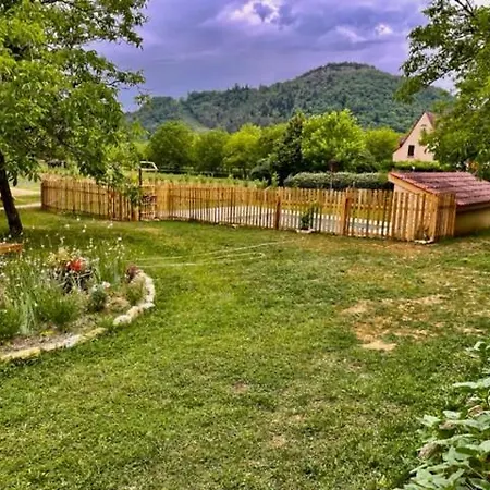 Esparoutis Nyaraló Saint-Cybranet