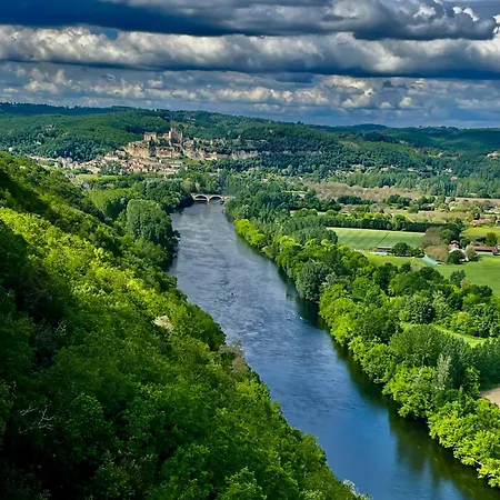 Esparoutis Nyaraló Saint-Cybranet