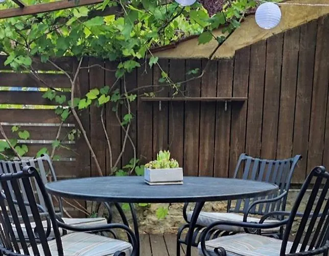 Esparoutis Feriehus *